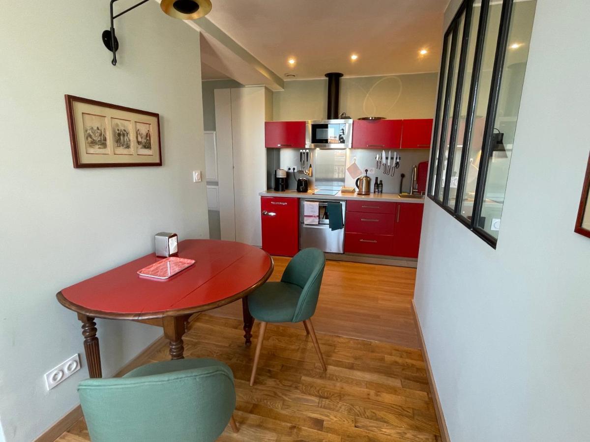 Appartement Mignon Calme Douillet Ascenseur Clim Etage Eleve Proche Parking Et Toutes Commodites Au Coeur Du Toulon Historique Exterior photo