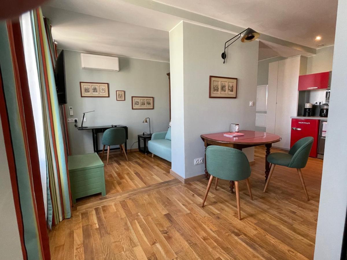 Appartement Mignon Calme Douillet Ascenseur Clim Etage Eleve Proche Parking Et Toutes Commodites Au Coeur Du Toulon Historique Exterior photo