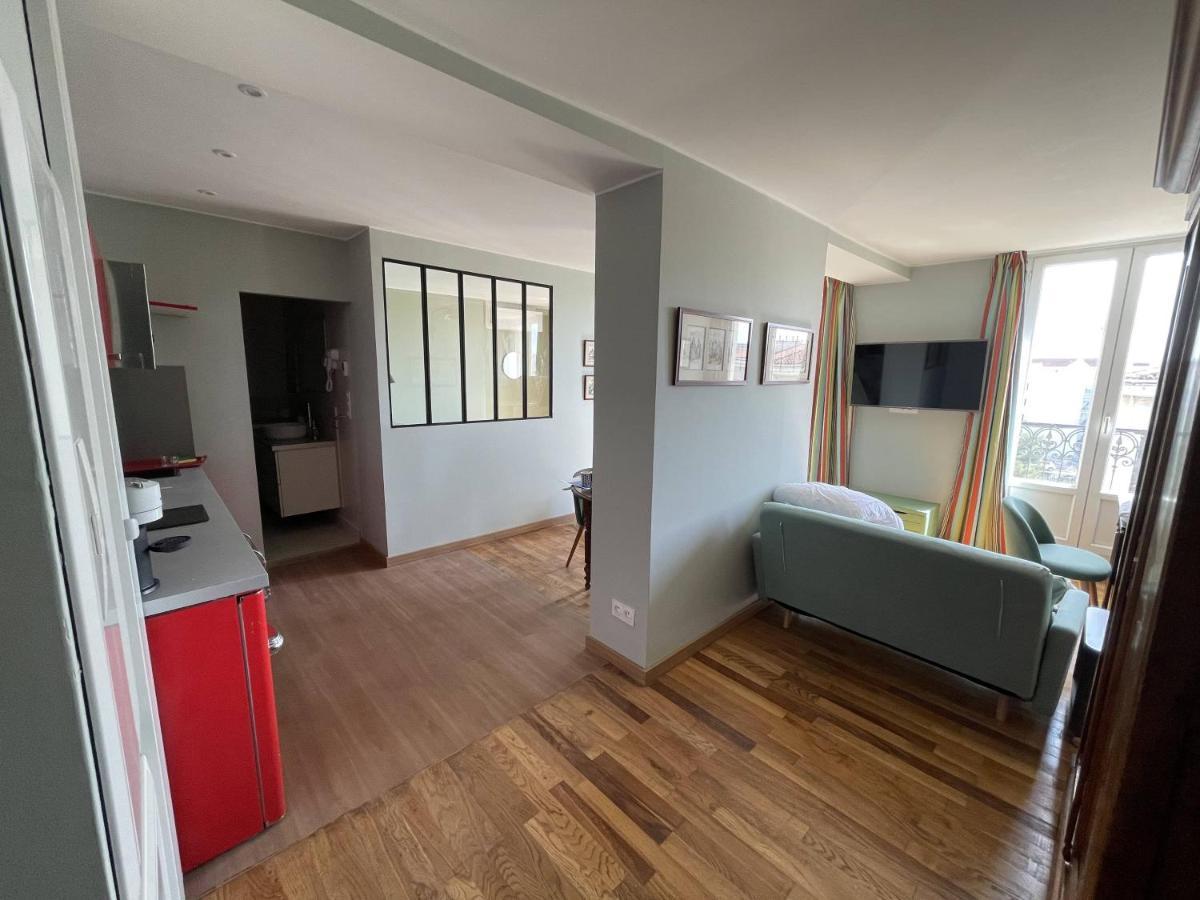Appartement Mignon Calme Douillet Ascenseur Clim Etage Eleve Proche Parking Et Toutes Commodites Au Coeur Du Toulon Historique Exterior photo