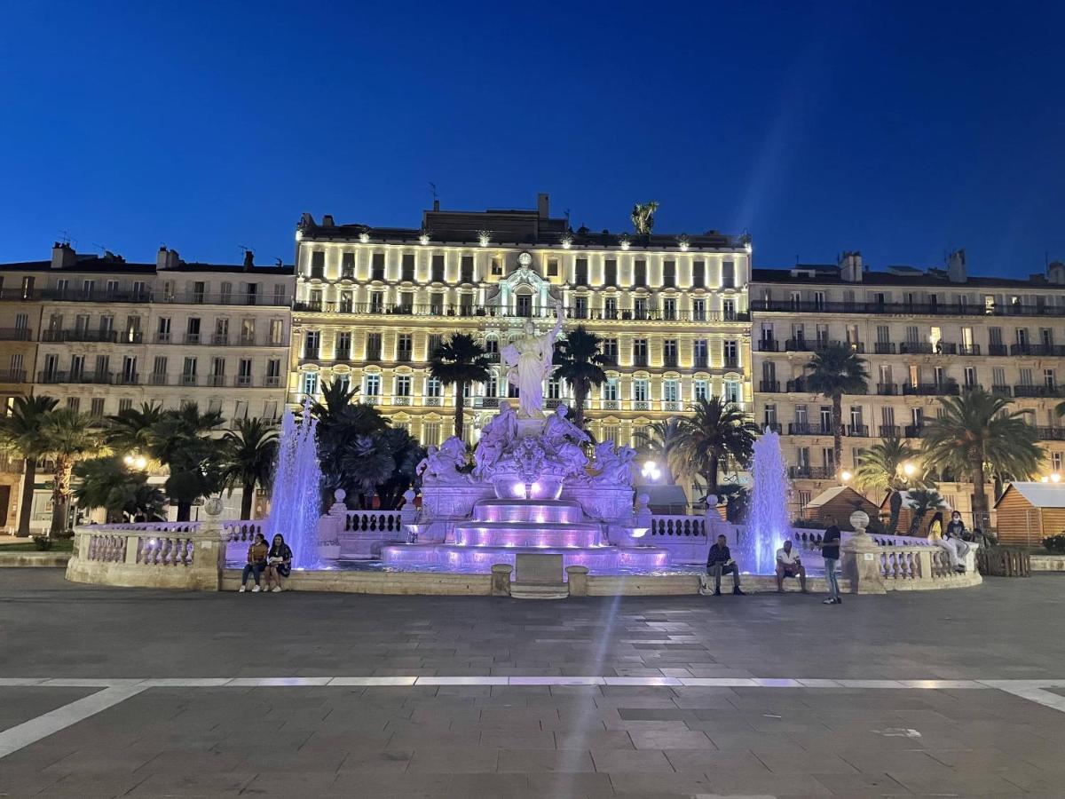 Appartement Mignon Calme Douillet Ascenseur Clim Etage Eleve Proche Parking Et Toutes Commodites Au Coeur Du Toulon Historique Exterior photo