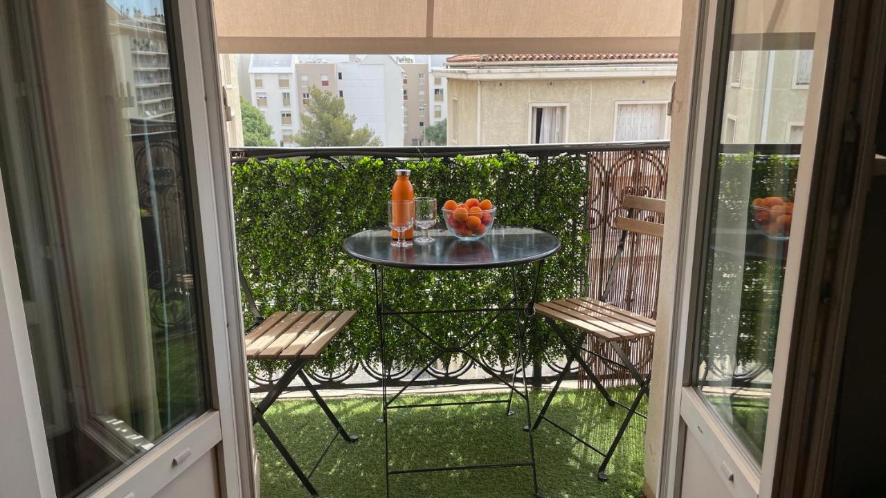 Appartement Mignon Calme Douillet Ascenseur Clim Etage Eleve Proche Parking Et Toutes Commodites Au Coeur Du Toulon Historique Exterior photo
