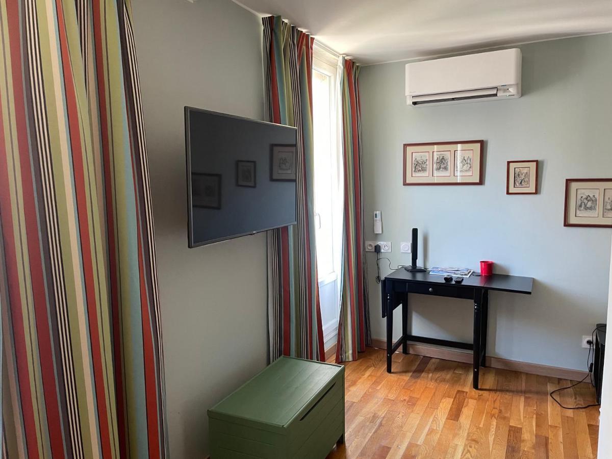 Appartement Mignon Calme Douillet Ascenseur Clim Etage Eleve Proche Parking Et Toutes Commodites Au Coeur Du Toulon Historique Exterior photo