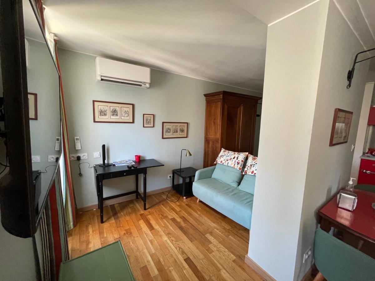 Appartement Mignon Calme Douillet Ascenseur Clim Etage Eleve Proche Parking Et Toutes Commodites Au Coeur Du Toulon Historique Exterior photo