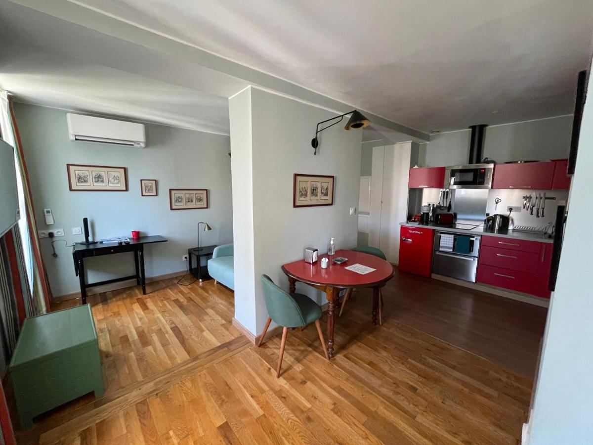 Appartement Mignon Calme Douillet Ascenseur Clim Etage Eleve Proche Parking Et Toutes Commodites Au Coeur Du Toulon Historique Exterior photo